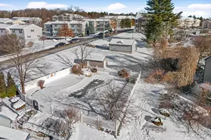 90 Eastern Ave, Manchester, NH 03104 - Photo 8