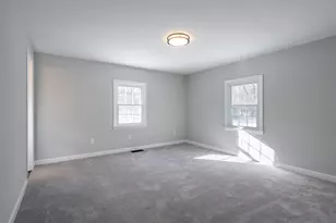 437 Chester Rd, Auburn, NH 03032 - Photo 10