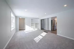 437 Chester Rd, Auburn, NH 03032 - Photo 6