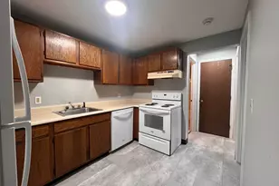 120 Wolf Rd, Lebanon, NH 03766 - Photo 4