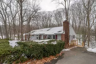 226 Amesbury Rd, Kensington, NH 03833 - Photo 2