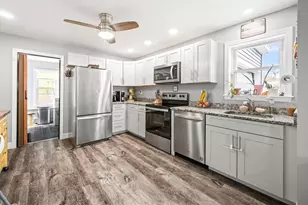 193 Willow St, Berlin, NH 03570 - Photo 2