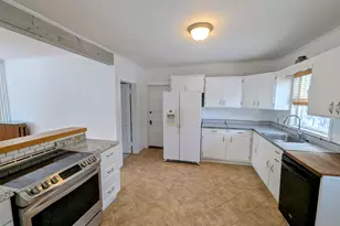 56 Woodland St, Claremont, NH 03743 - Photo 12