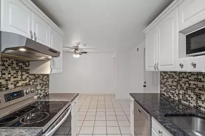 526 Abbott Farm Lane, Hudson, NH 03051 - Photo 2