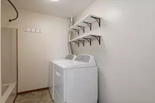 526 Abbott Farm Ln, Hudson, NH 03051 - Photo 12