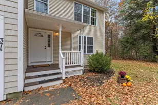 37 Dugout Rd, Hudson, NH 03051 - Photo 4