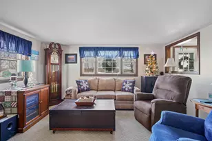 31 Libbey St, Goffstown, NH 03102 - Photo 8