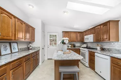 80 Ledgewood Way, Manchester, NH 03104 - Photo 10