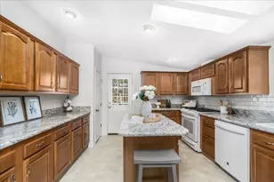 80 Ledgewood Way, Manchester, NH 03104 - Photo 10