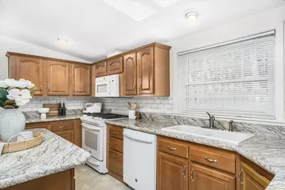 80 Ledgewood Way, Manchester, NH 03104 - Photo 12