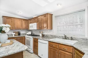 80 Ledgewood Way, Manchester, NH 03104 - Photo 12