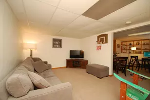 8 Teaberry Ln, Bedford, NH 03110 - Photo 12