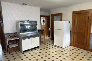 407 Coos St, Berlin, NH 03570 - Photo 4