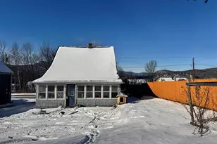 642 Howland St, Berlin, NH 03570 - Photo 6