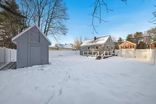 1093 Cilley Rd, Manchester, NH 03103 - Photo 8