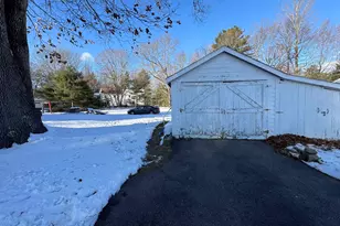 9 Old Colony Rd, Dover, NH 03820 - Photo 4