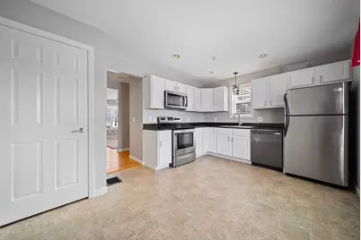 146 Karatzas Avenue, Manchester, NH 03104 - Photo 4