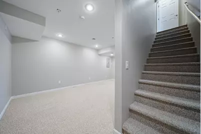 146 Karatzas Avenue, Manchester, NH 03104 - Photo 20