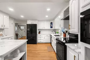 74 S Fremont St, Manchester, NH 03103 - Photo 14