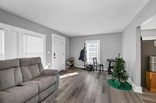 47 Pickering Rd, Rochester, NH 03867 - Photo 4
