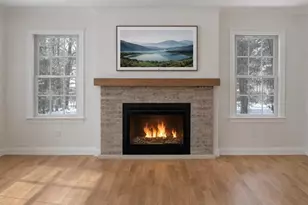 12 Charlotte Dr, Dover, NH 03820 - Photo 2