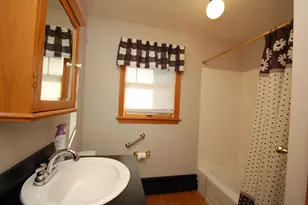 59 Fairview St, Goffstown, NH 03045 - Photo 10