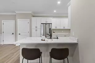 10100 S Willow St, Manchester, NH 03103 - Photo 16