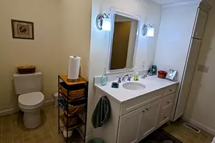 33 Old Stage Rd, Litchfield, NH 03052 - Photo 10