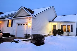 33 Old Stage Rd, Litchfield, NH 03052 - Photo 1