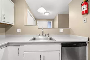 19 Templeton Ct, Merrimack, NH 03054 - Photo 14