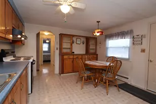 911 Camelot Dr, Exeter, NH 03833 - Photo 8