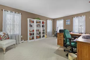 19 Colonial Dr, Londonderry, NH 03053 - Photo 52