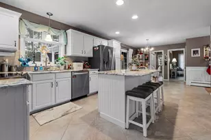 19 Colonial Dr, Londonderry, NH 03053 - Photo 18