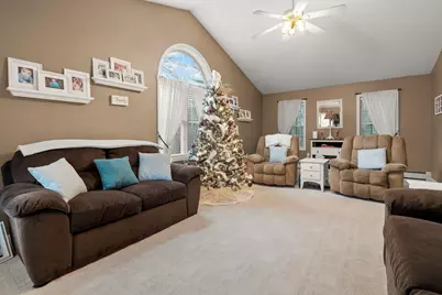 19 Colonial Drive, Londonderry, NH 03053 - Photo 32