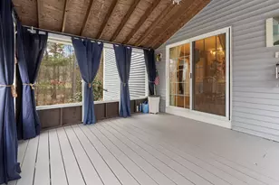 19 Colonial Dr, Londonderry, NH 03053 - Photo 12