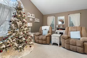 19 Colonial Dr, Londonderry, NH 03053 - Photo 30