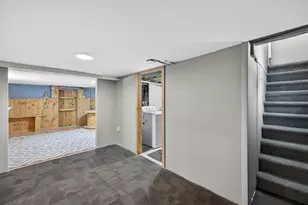 36 Essex St, Manchester, NH 03102 - Photo 40