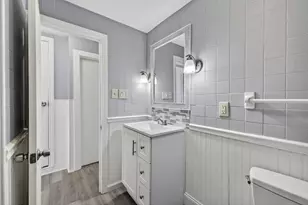 36 Essex St, Manchester, NH 03102 - Photo 22