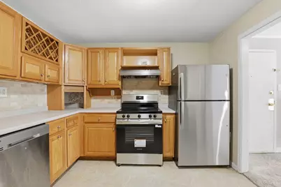 15 Silvestri Circle #9, Derry, NH 03038 - Photo 4