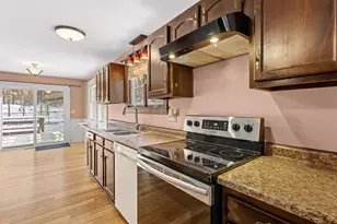 25 Sherwood Forest Dr, Gilford, NH 03249 - Photo 8