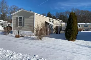 69 Nashville St, Seabrook, NH 03874 - Photo 2