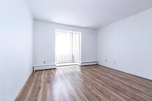 4 Pembroke Dr, Derry, NH 03038 - Photo 8