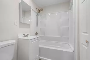 197 Melrose St, Manchester, NH 03109 - Photo 10