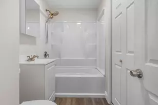 197 Melrose St, Manchester, NH 03109 - Photo 8