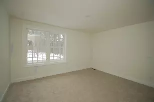 33B Griffin Rd, Hudson, NH 03051 - Photo 10