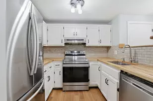 33 Valencia Dr, Nashua, NH 03062 - Photo 6