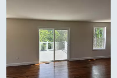 153 Garvin Avenue, Manchester, NH 03109 - Photo 10