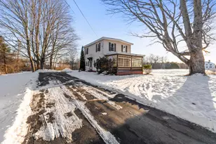 527 Rollins Rd, Rollinsford, NH 03869 - Photo 2