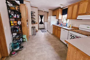 13 Atwood St, Rochester, NH 03867 - Photo 6