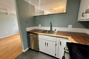 60 Spring Cove Rd, Nashua, NH 03062 - Photo 4